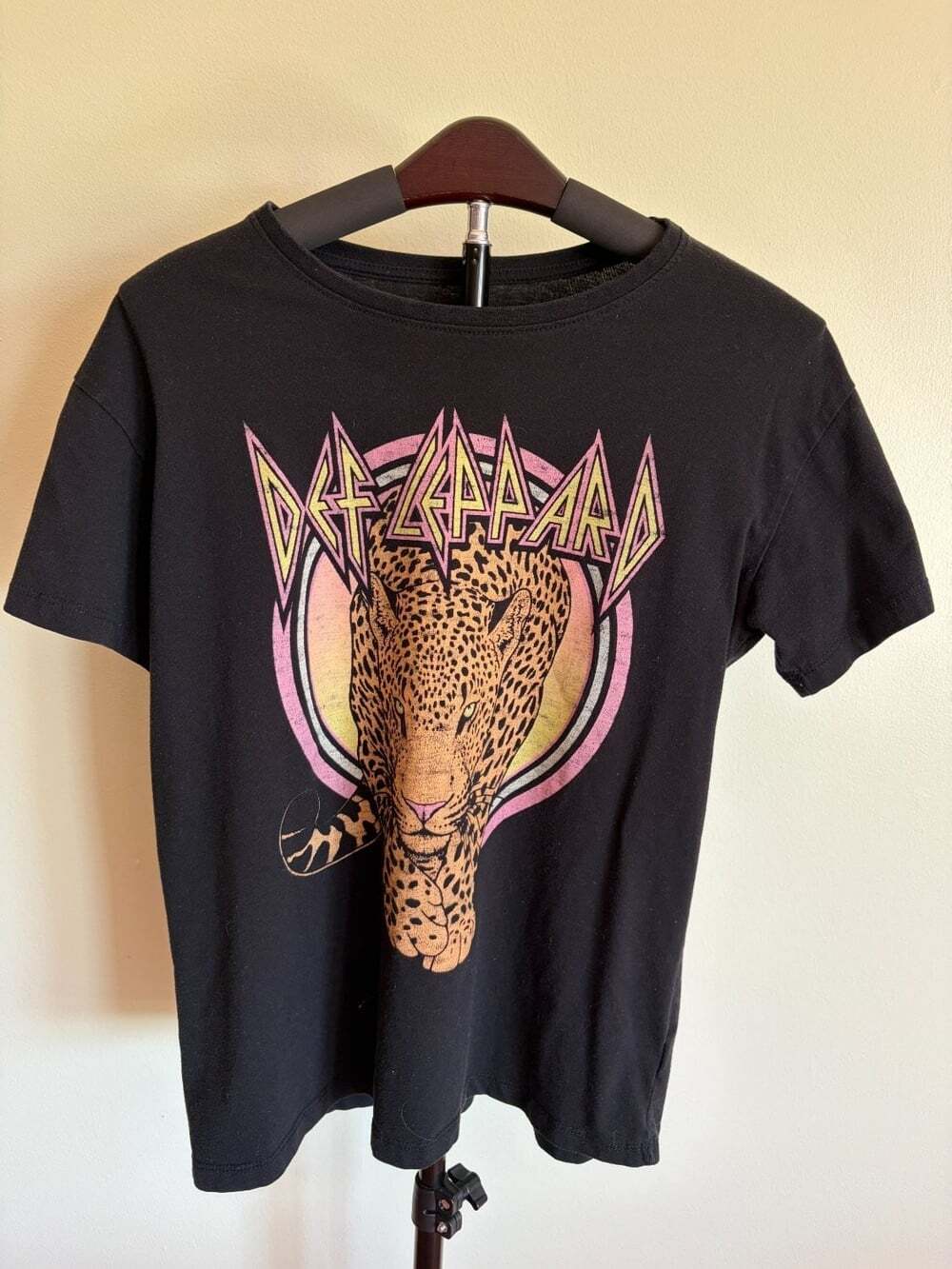 Def Leppard Graphic T Shirt Girls Youth Size XXL 18 Black Band Concert Tee Rock